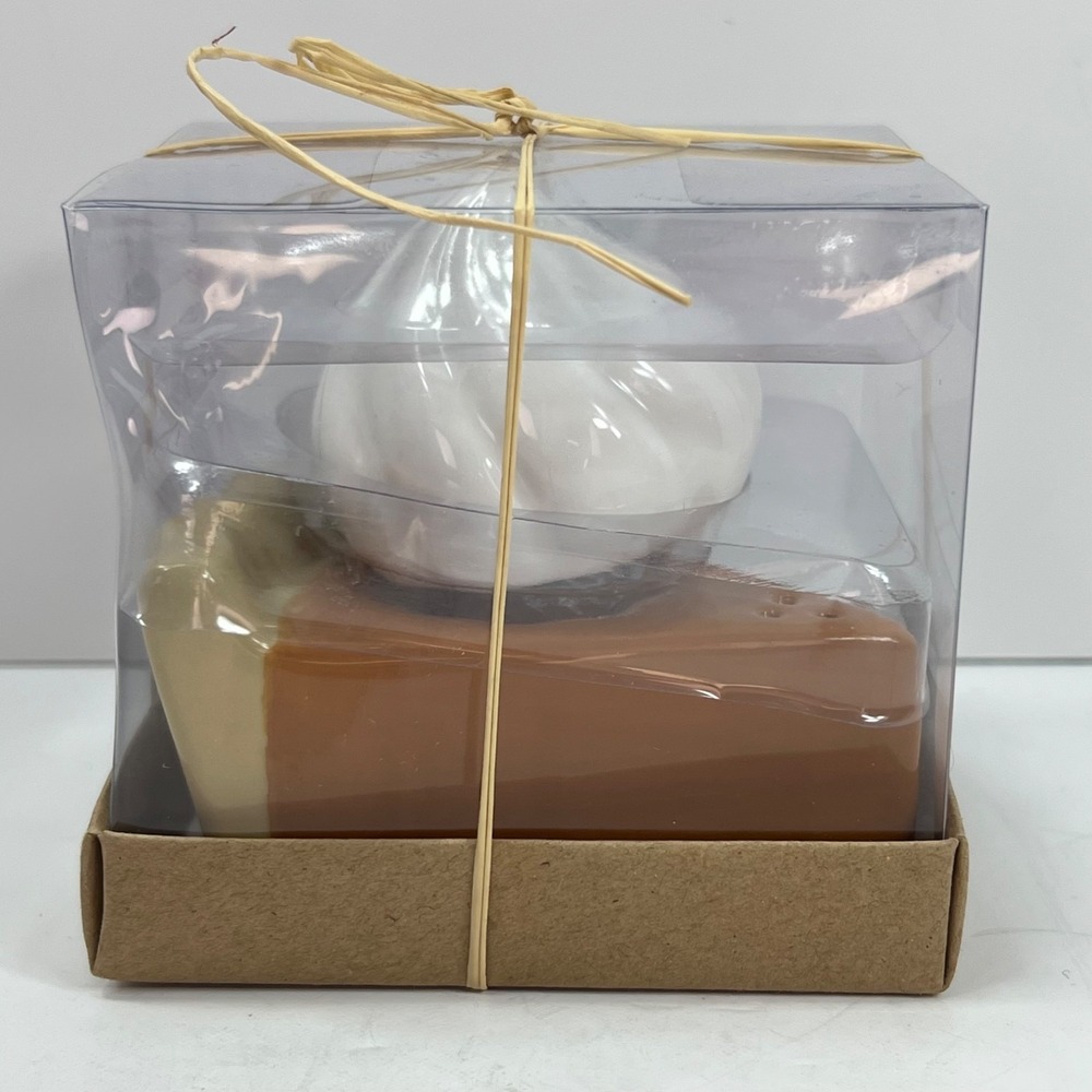 Unbranded Pumpkin Pie Salt and Pepper Shakers Set OS Orange New Holiday Decor - Picture 2 of 11